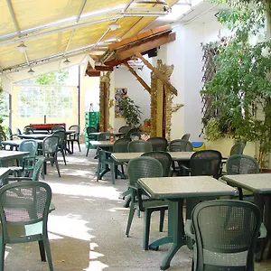 https://vecchia-fattoria.hotelitalianriviera.com